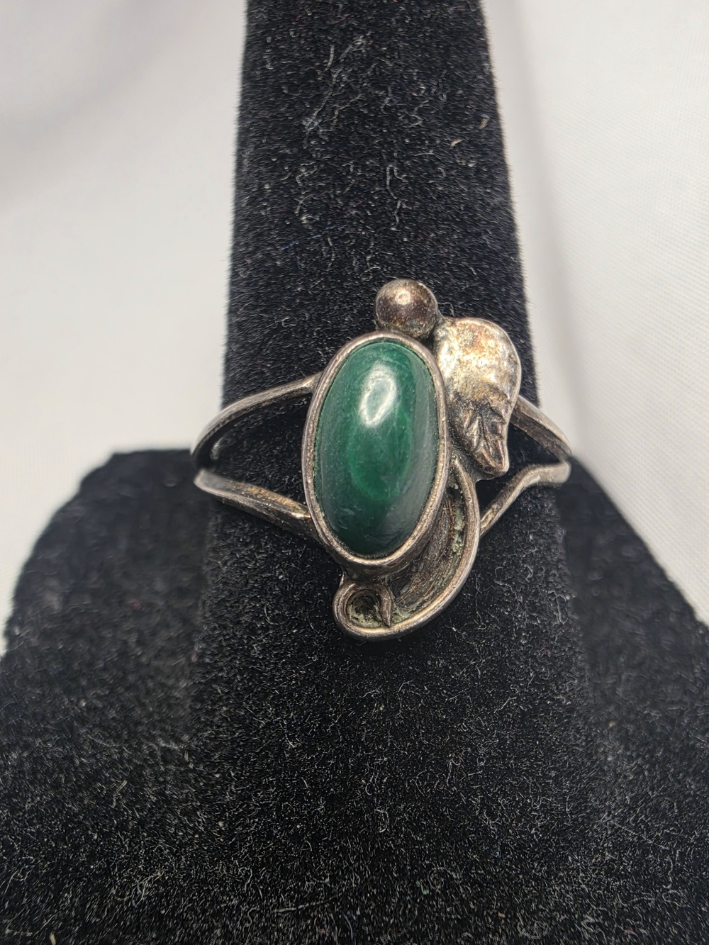Native American-style sterling silver Ring, Oval Green Malachite Stone SZ 6.25